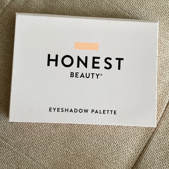 Honest Beauty eyeshadow palette - Picture 1 of 4